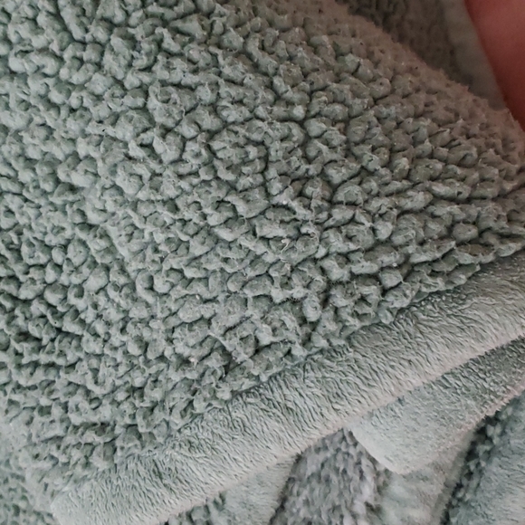 faux sherpa fur blanket throw full twin size - Picture 3 of 3